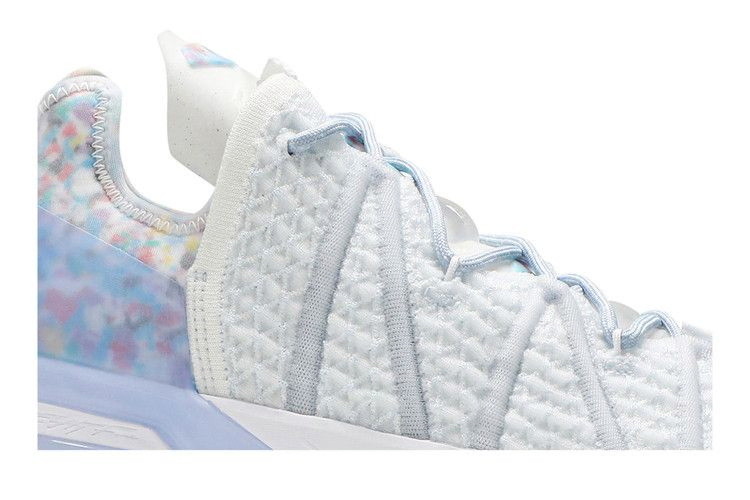 Кроссовки Nike LeBron 18 'Play for the Future'