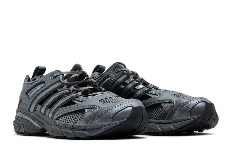 Krossovki-Taqwa-Bint-Ali-x-adidas-Wmns-Adistar-Pose-Iron-Metallic-7