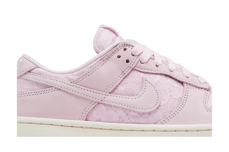 Кроссовки Nike Wmns Dunk Low 'Lace Pack - Regal Pink'