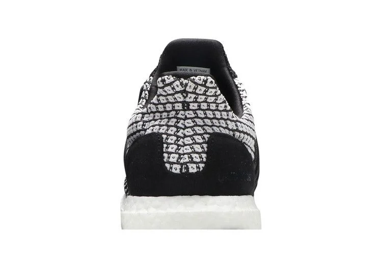Кроссовки adidas UltraBoost 5.0 DNA 'Black White'