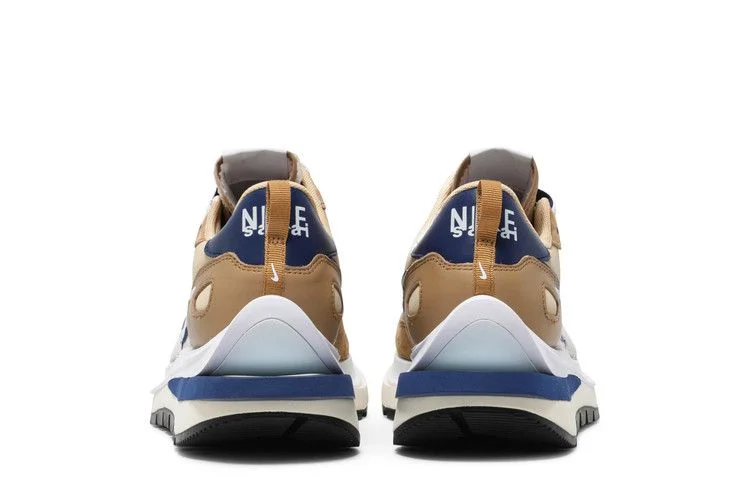 Krossovki-sacai-x-Nike-VaporWaffle-Sesame-Blue-Void-5