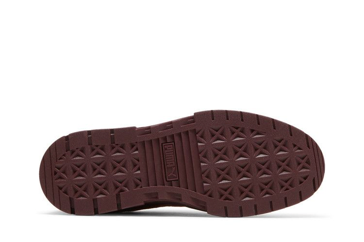 wmns-mayze-velvet-tibetan-red-384223-01_03