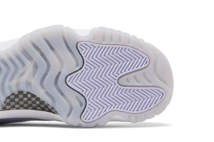 Кроссовки Wmns Air Jordan 11 Retro Low 'Pure Violet'