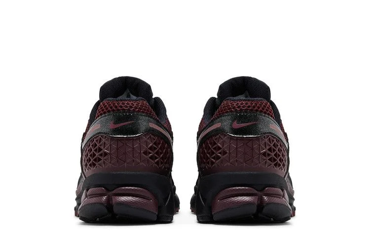 Кроссовки Nike Wmns Zoom Vomero 5 'Black Burgundy Crush'