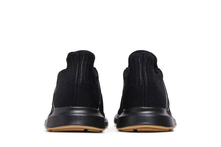 Кроссовки adidas Swift Run 'Black Gum'