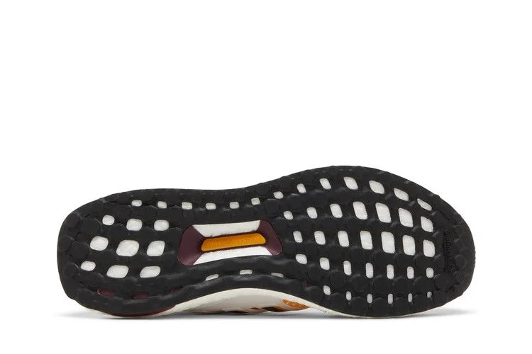 Krossovki-NCAA-x-adidas-UltraBoost-1.0-Arizona-State-Sun-Devils-3