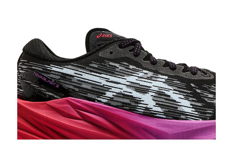 wmns-novablast-3-black-soft-sky-1012b288-002_01