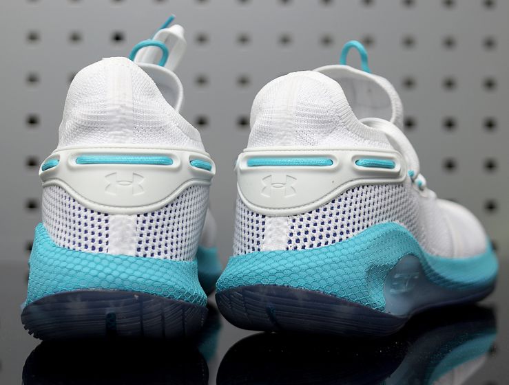 Under-Armour-Curry-6-Christmas-in-the-Town-5