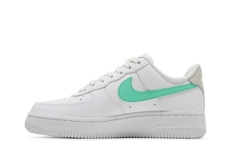 wmns-air-force-1-07-white-green-glow-315115-164_02