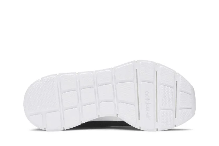 Krossovki-adidas-Wmns-Swift-Run-Core-Black-3