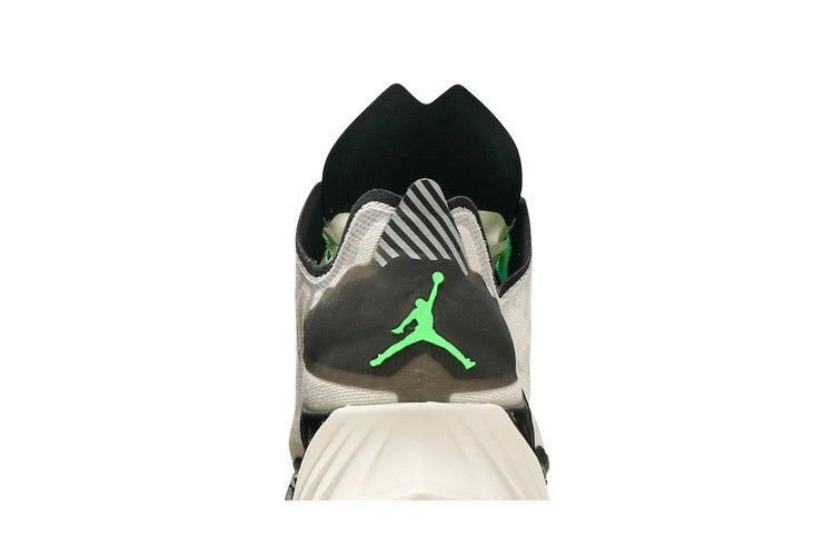 Кроссовки Air Jordan Zoom Trunner Ultimate 'Light Orewood Brown'