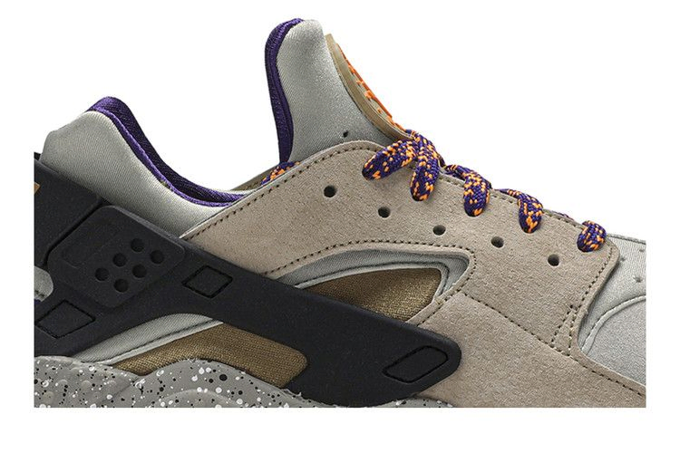 air-huarache-acg-704830-200_01