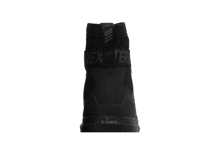 Кроссовки Pharrell x adidas Terrex Free Hiker Zip 'Triple Black'