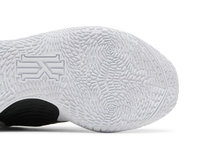 Кроссовки Nike Kyrie Low 3 TB 'White Black'