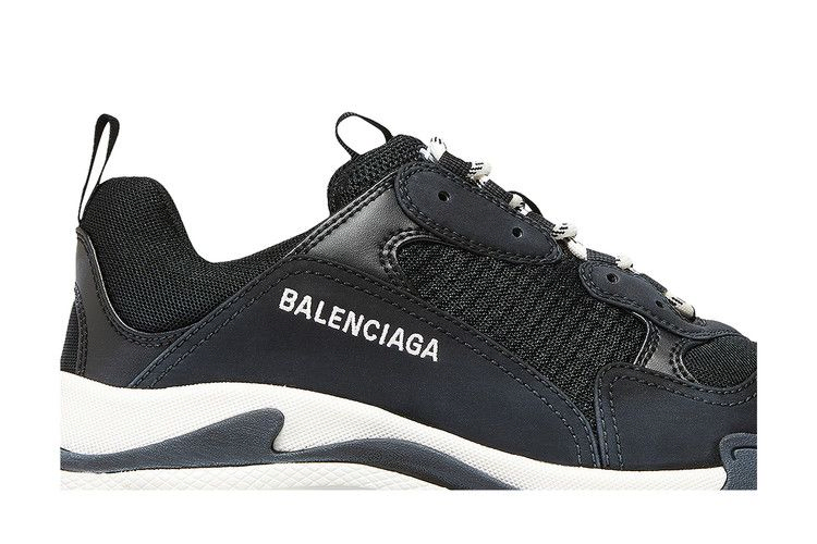 Кроссовки Balenciaga Triple S Sneaker 'Black Red'