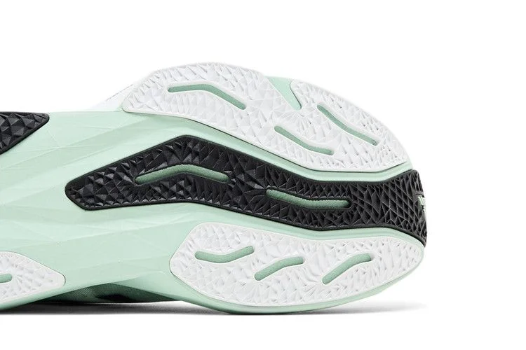 Кроссовки New Balance Wmns FuelCell Rebel v4 'Clay Ash'