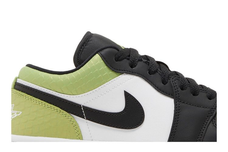 Кроссовки Wmns Air Jordan 1 Low SE 'Vivid Green Snakeskin'