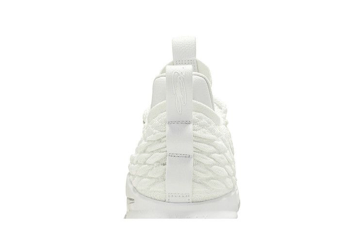 lebron-15-low-white-metalic-ao1755-100_06