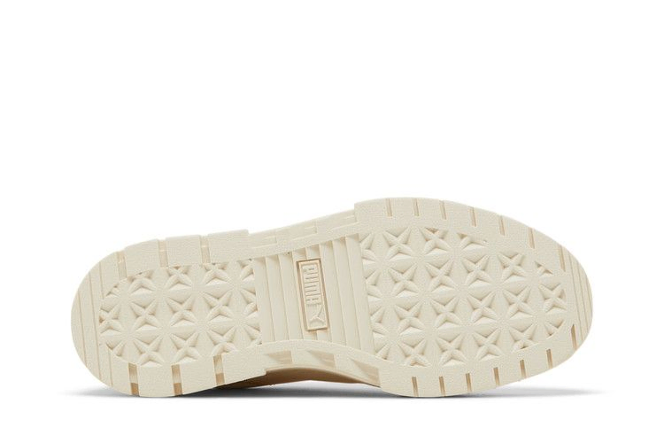 wmns-mayze-infuse-pristine-384974-02_03