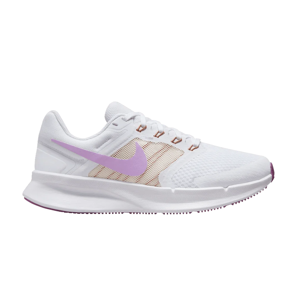 Krossovki-Nike-Wmns-Run-Swift-3-White-Rush-Fuchsia