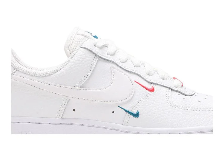 Кроссовки Nike Wmns Air Force 1 '07 Essential 'Summit White Solar Red'