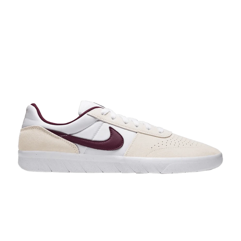 Krossovki-Nike-Team-Classic-SB-Pale-Ivory