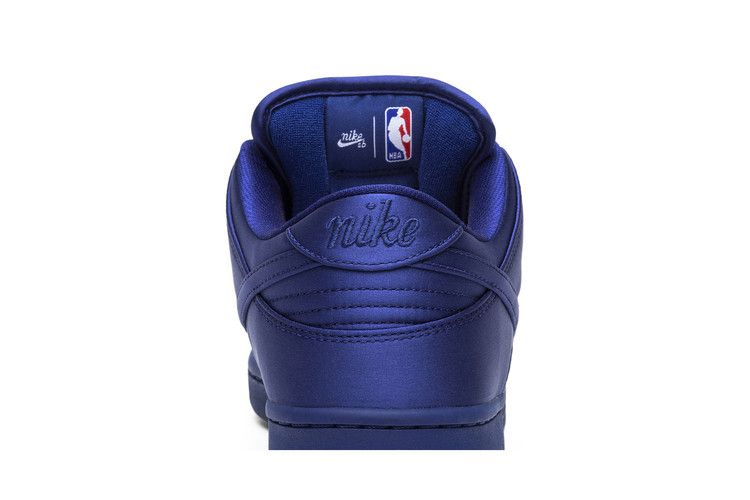 Кроссовки NBA x Nike Dunk Low SB 'Deep Royal Blue'