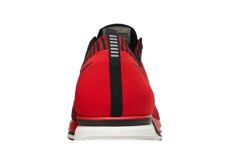 Кроссовки Nike Flyknit Trainer+ 'University Red'