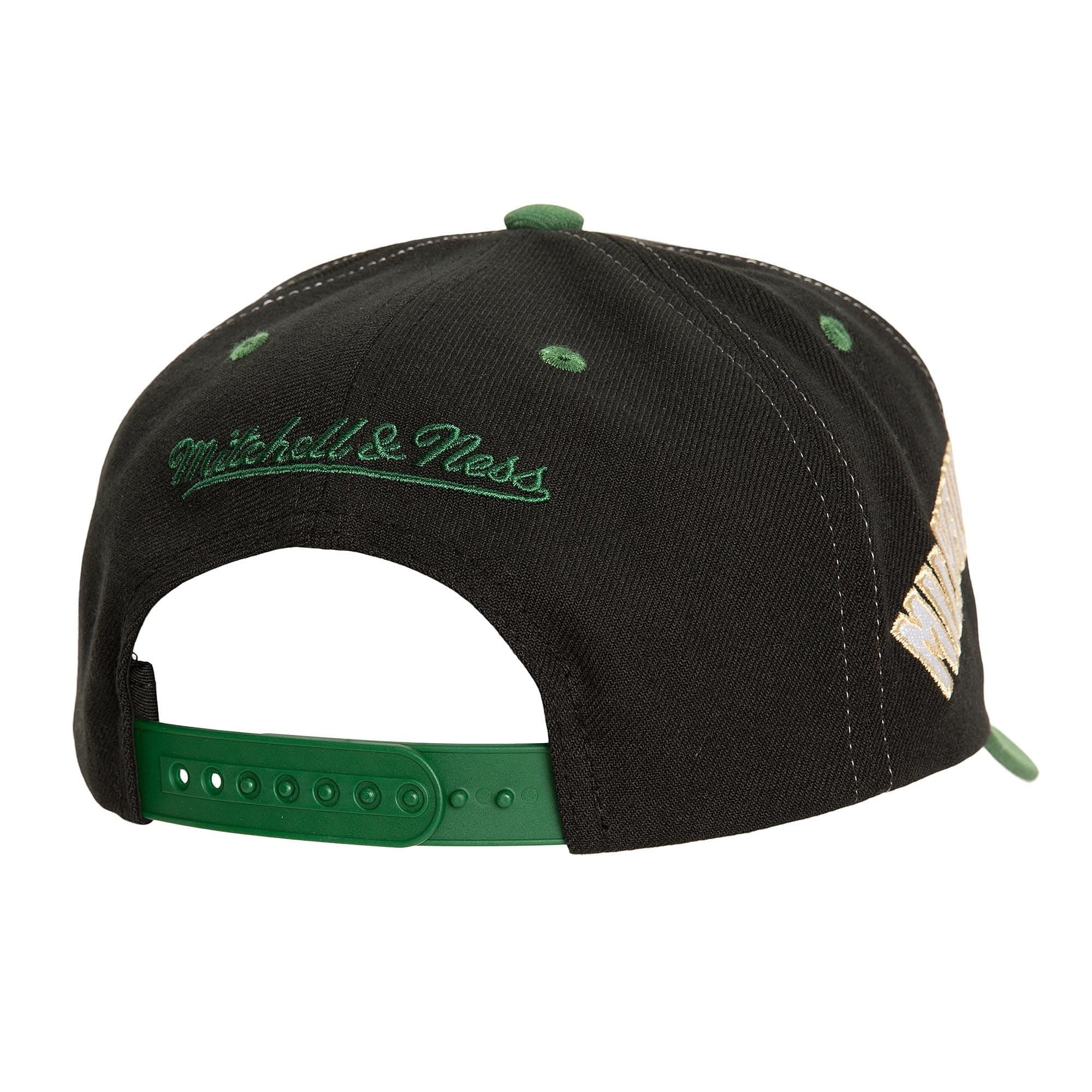Бейсболка Mitchell & Ness Overbite Pro Snapback Milwaukee Bucks Hat