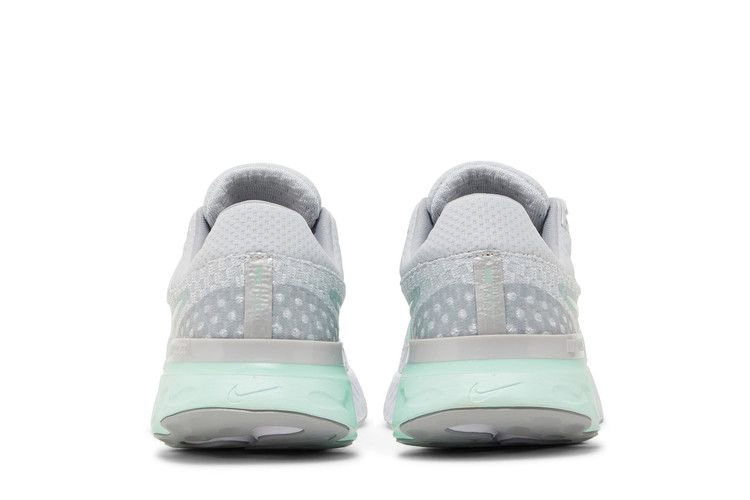 wmns-react-infinity-run-flyknit-3-pure-platinum-mint-foam-dd3024-007_05