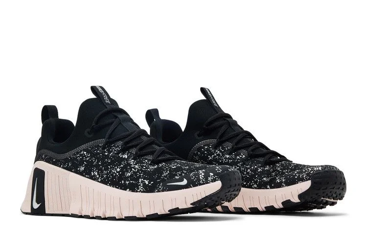 Krossovki-Nike-Wmns-Free-Metcon-6-SE-Black-Metallic-Silver-7
