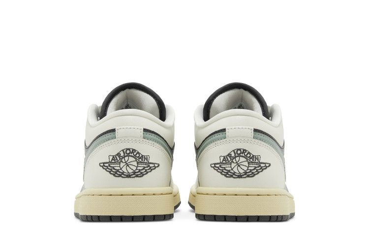 Кроссовки Wmns Air Jordan 1 Low 'Jade Smoke'
