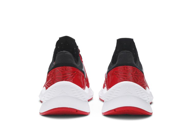jordan-air-zoom-85-runner-chicago-ci0055-106_05