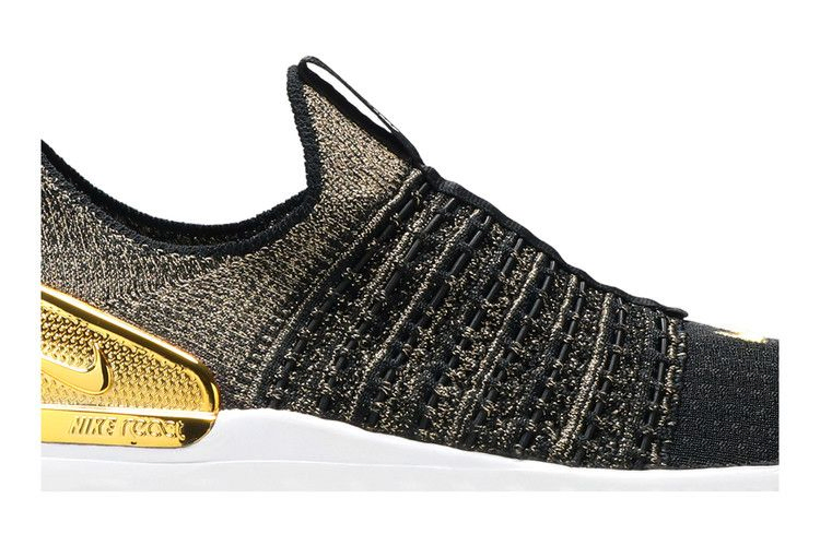 wmns-react-phantom-run-flyknit-2-premium-black-metallic-gold-cz4830-001_01