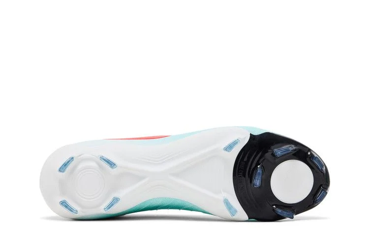 Krossovki-Nike-Phantom-GX-2-Pro-FG-Mad-Energy-Pack-3