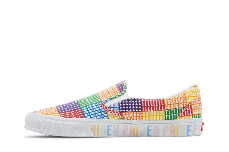 classic-slip-on-pride-vn0a33tb3wj_02