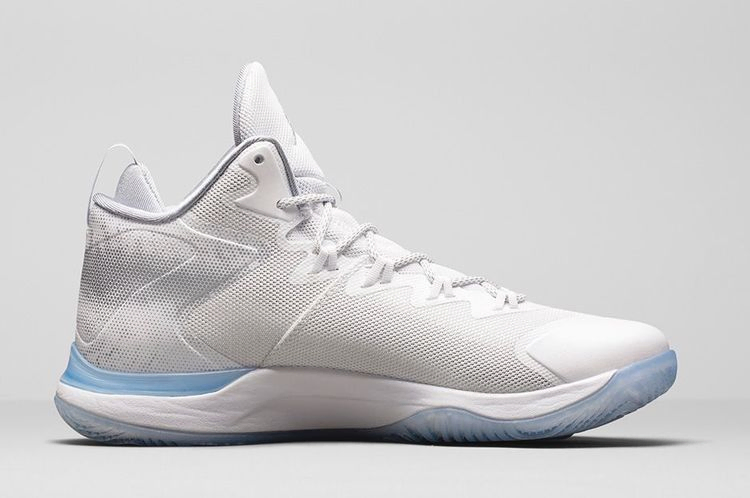 jordan-super-fly-3-as-men-s-basketball-shoe-743665-109_05