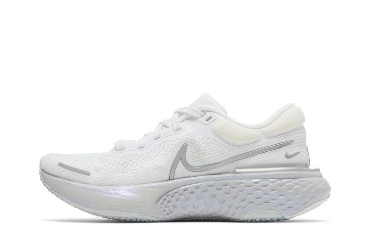 wmns-zoomx-invincible-run-flyknit-white-metallic-silver-ct2229-101_02