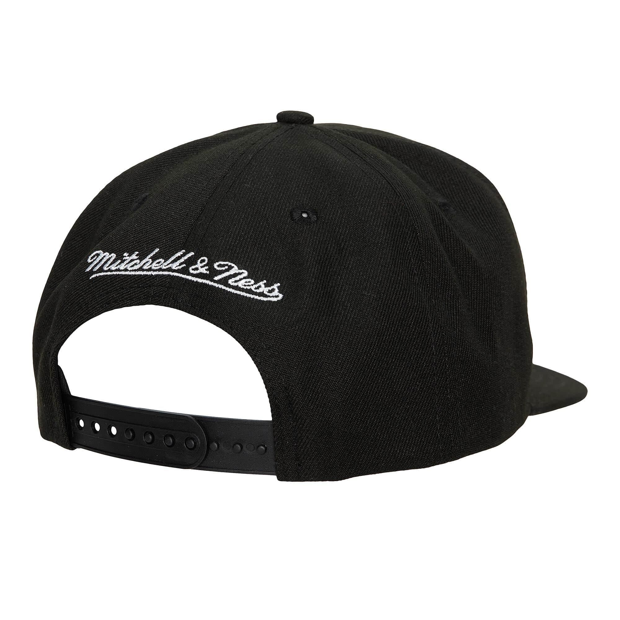 Mitchell-Ness-Shark-Bite-Snapback-Brooklyn-Nets-Hat-1