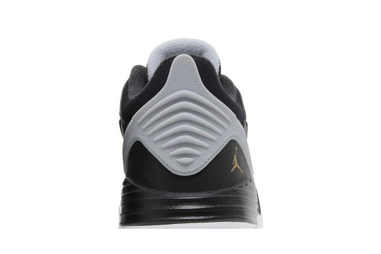 Кроссовки Air Jordan Max Aura 5 'Black Metallic Gold'
