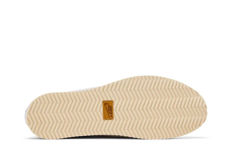 Krossovki-Nike-Wmns-Cortez-Leather-White-Bronze-Perforated-Swoosh-3