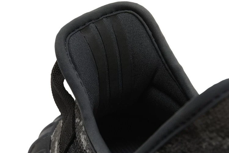 Krossovki-adidas-Yeezy-Boost-350-V2-MX-Dark-Salt-9