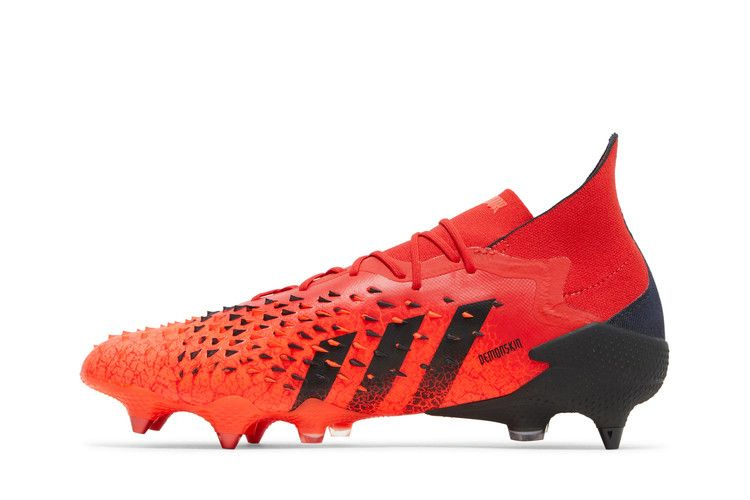 predator-freak-1-sg-demonscale-solar-red-fy6269_02