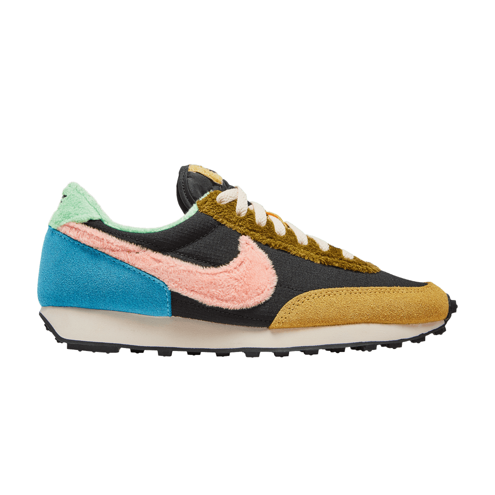 wmns-daybreak-fur-pack-guava-ice-atomic-pink-dc3275-064