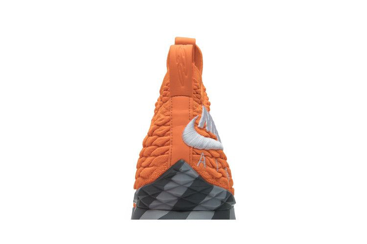 Кроссовки Nike LeBron 15 'Orange Box' PE