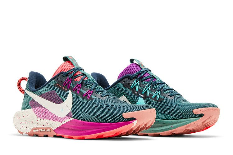 wmns-pegasus-trail-5-vivid-grape-green-frost-dv3865-401_07