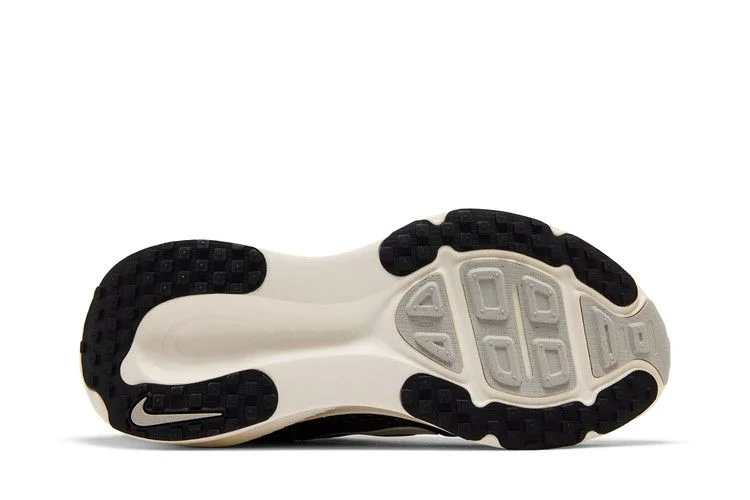 Кроссовки Nike Wmns Vomero 18 'Black Coconut Milk'