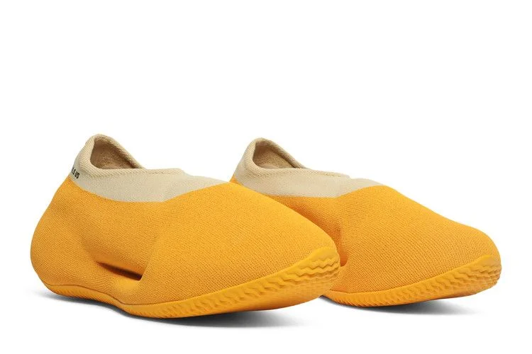 Krossovki-adidas-Yeezy-Knit-Runner-Sulfur-7