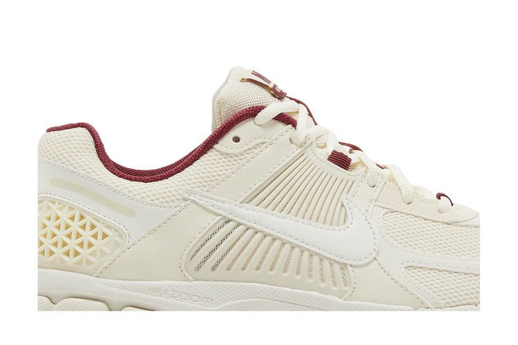 Кроссовки Nike Wmns Air Zoom Vomero 5 'Valentine's Day'