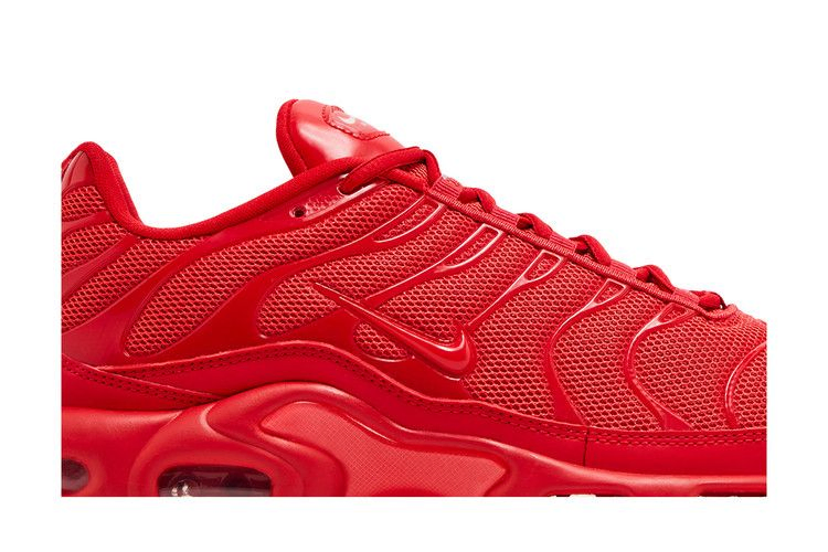 Кроссовки Nike Air Max Plus 'Lava Red'